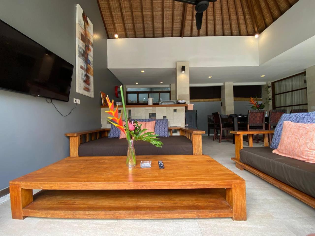 Spacious In Petitenget Location Villa *