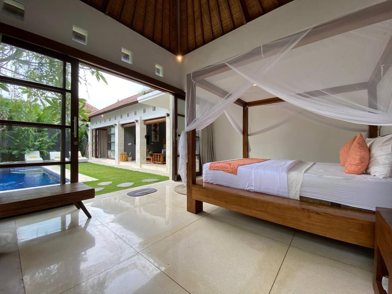 Spacious In Petitenget Location Villa