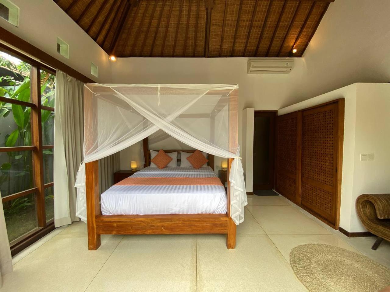 Villa Spacious In Petitenget Location *