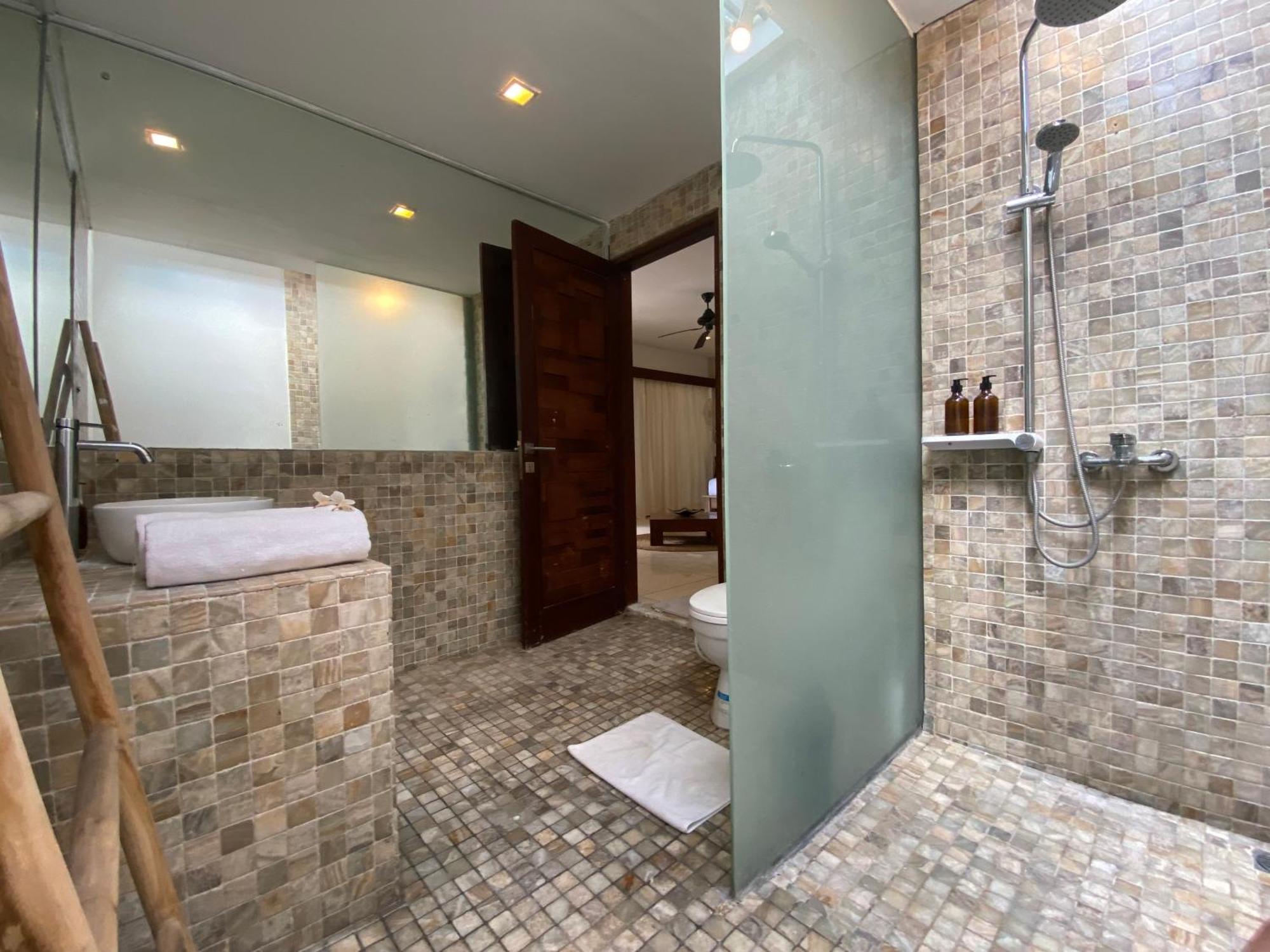 Spacious In Petitenget Location Villa