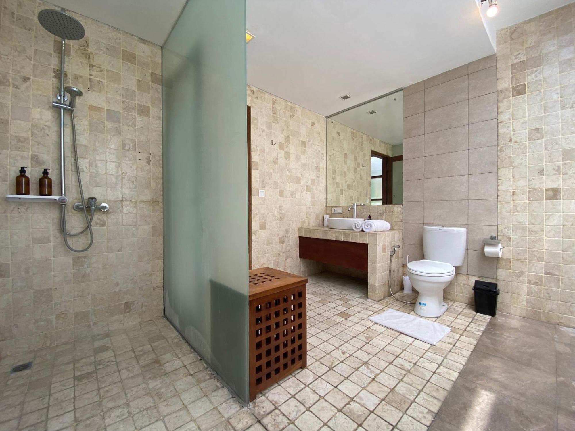 Spacious In Petitenget Location Villa