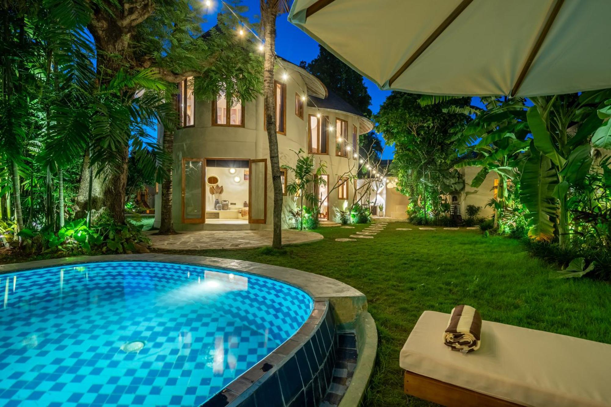 Meraki 5 Bedroom Lush Garden Central Villa *