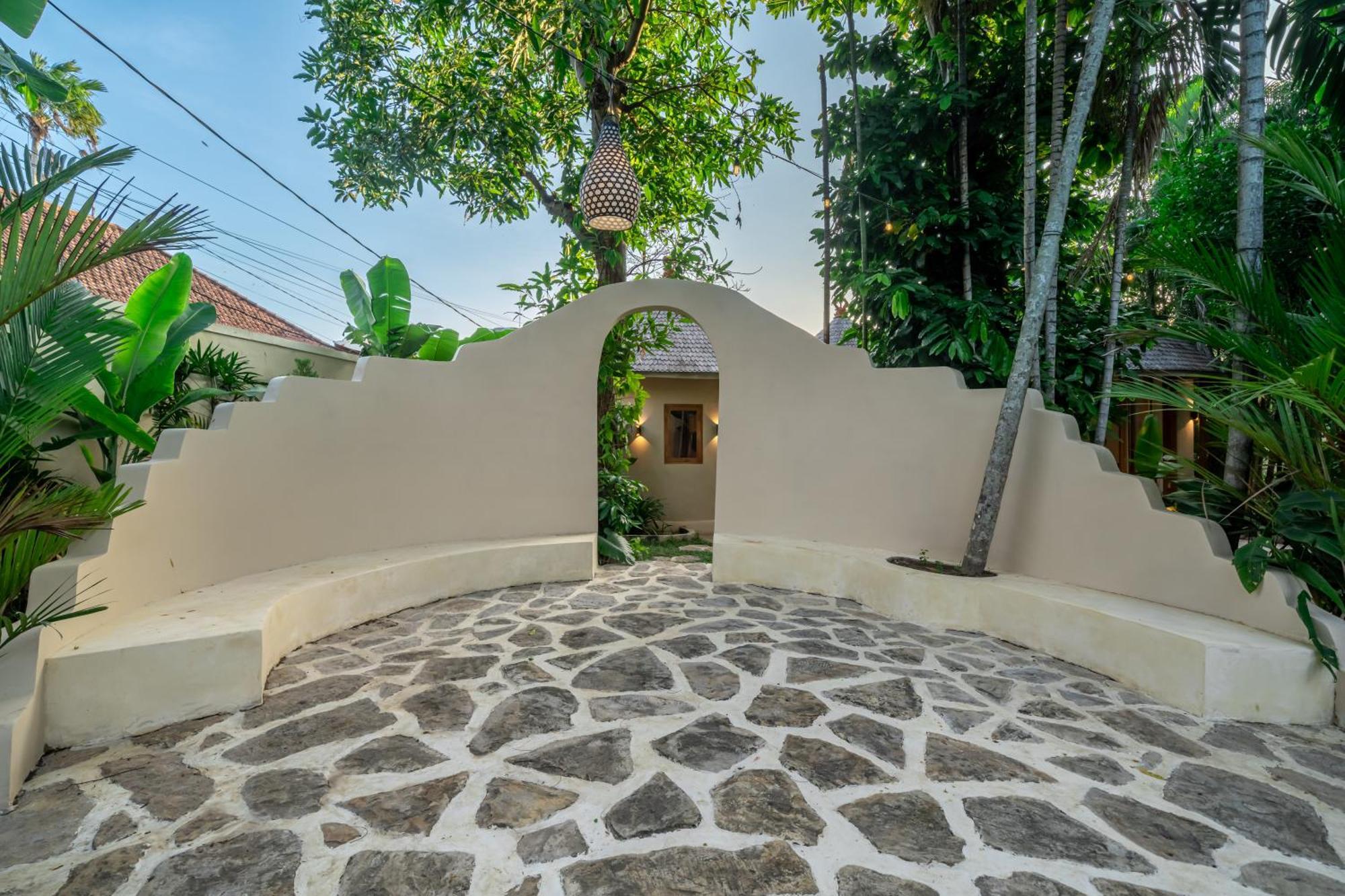 Villa Meraki 5 Bedroom Lush Garden Central