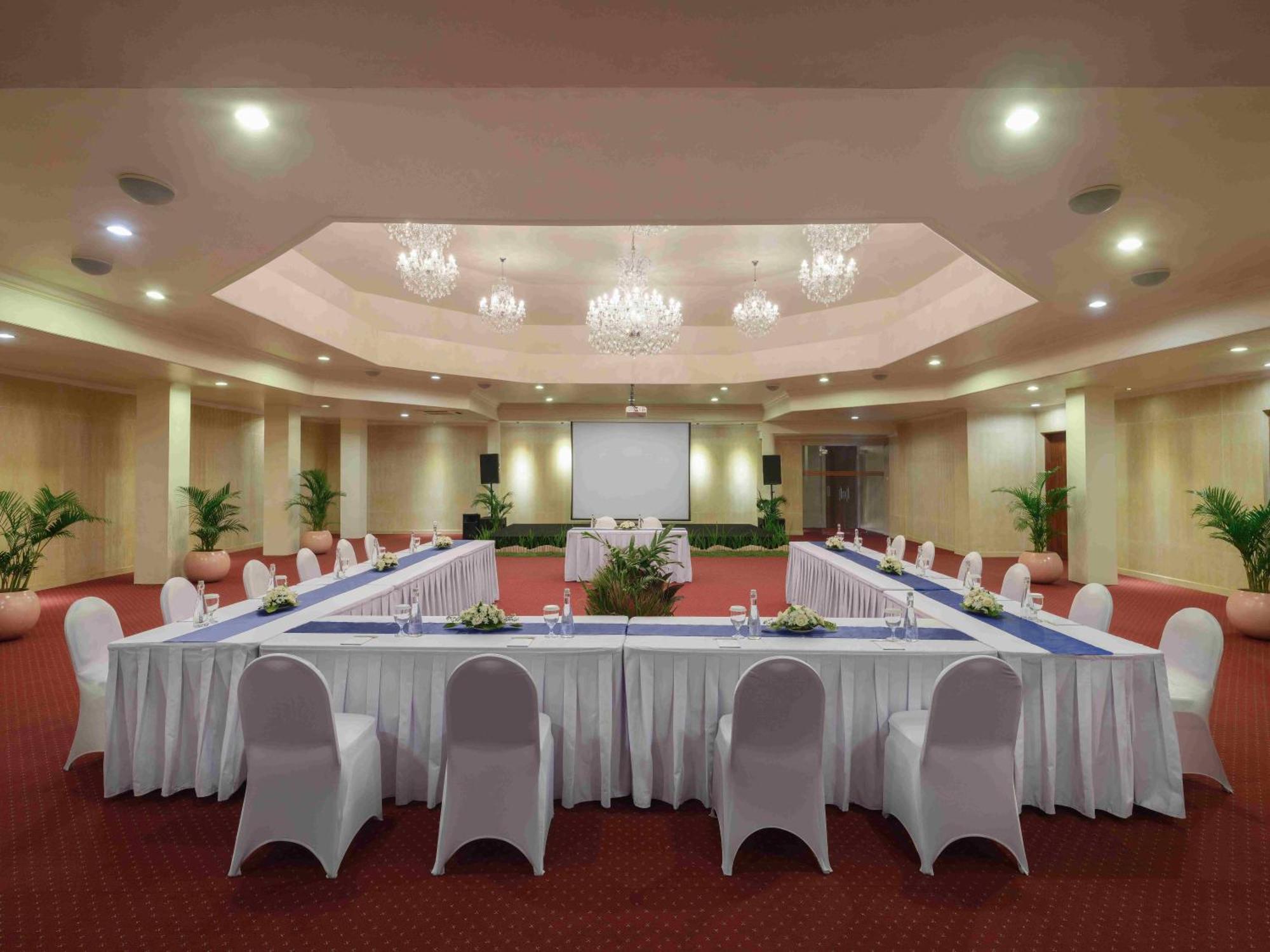 Blu-zea By Double-six Resort 4*