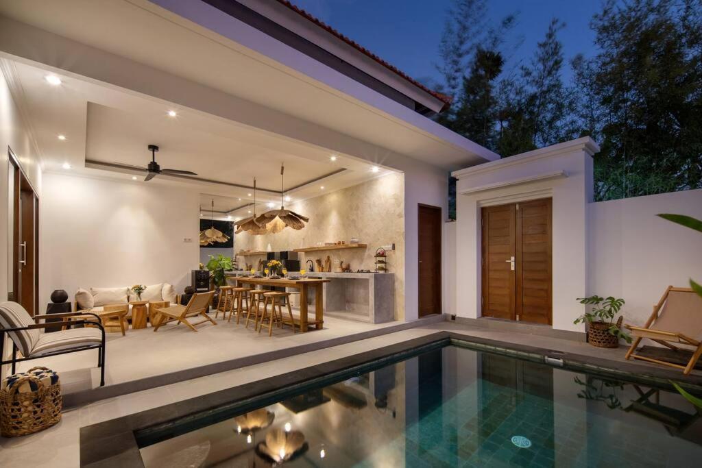 Cozy 2 Beds In Villa Seminyak (Bali)