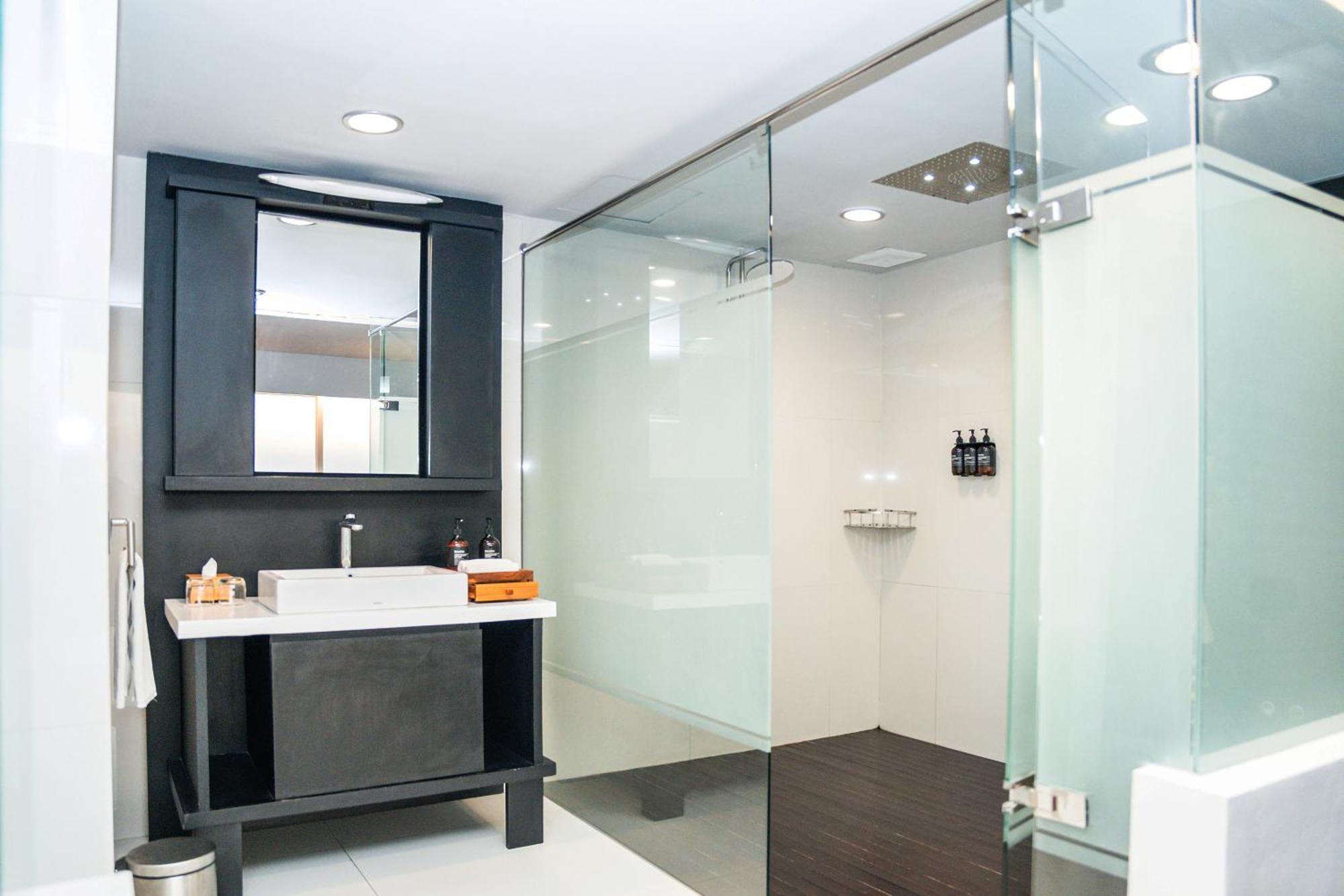 Hotel Cross Paasha Bali