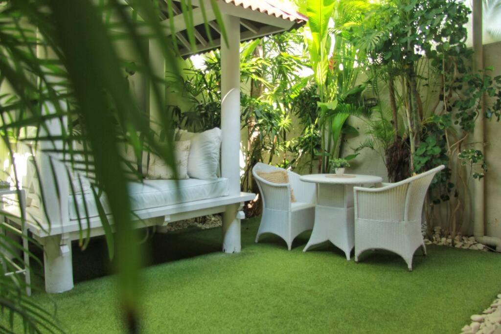 Villa Paradise Found 250m From The *
