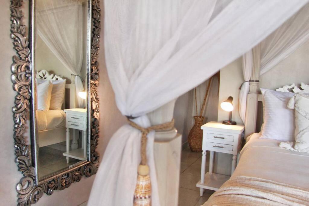 Villa Paradise Found 250m From The *