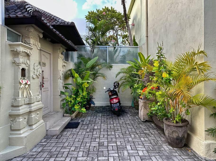 Villa Paradise Found 250m From The