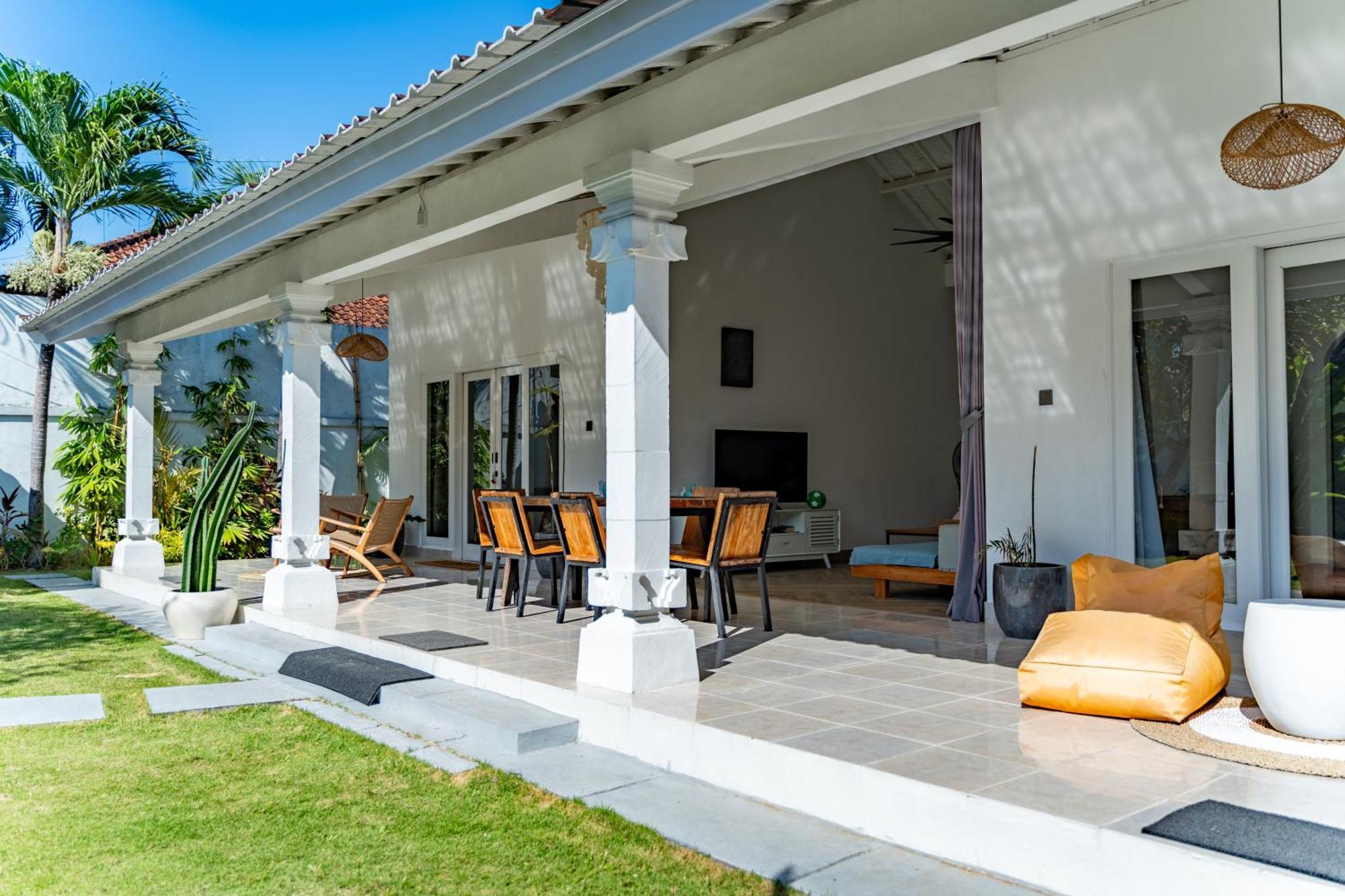 Curves Bali Villa *