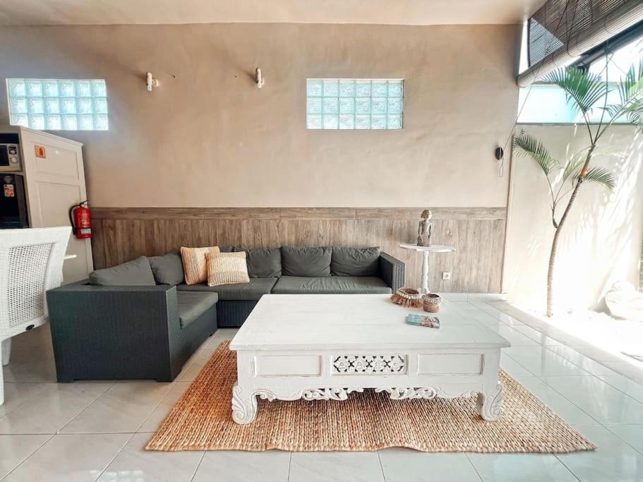 Cute 2br In The Heart Of
