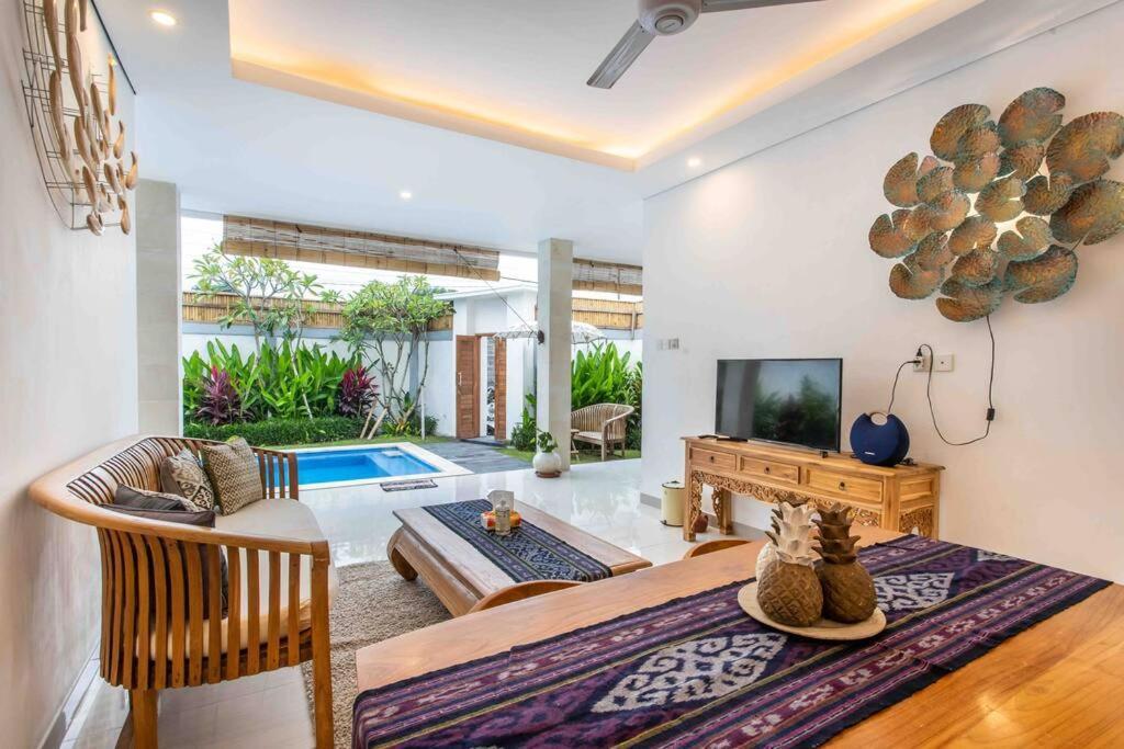 Bens Mertanadi Two-bedroom With Private Pool Kuta Villa *