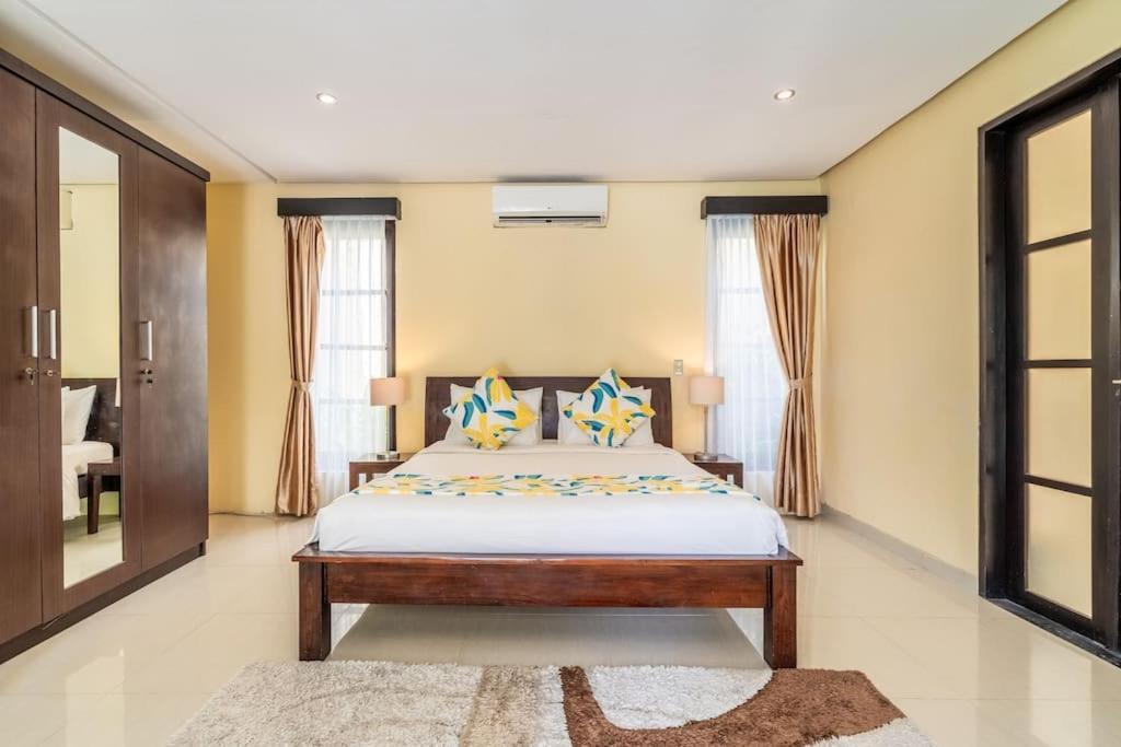Cometa 4br Private Pool Luxury Seminyak (Bali)