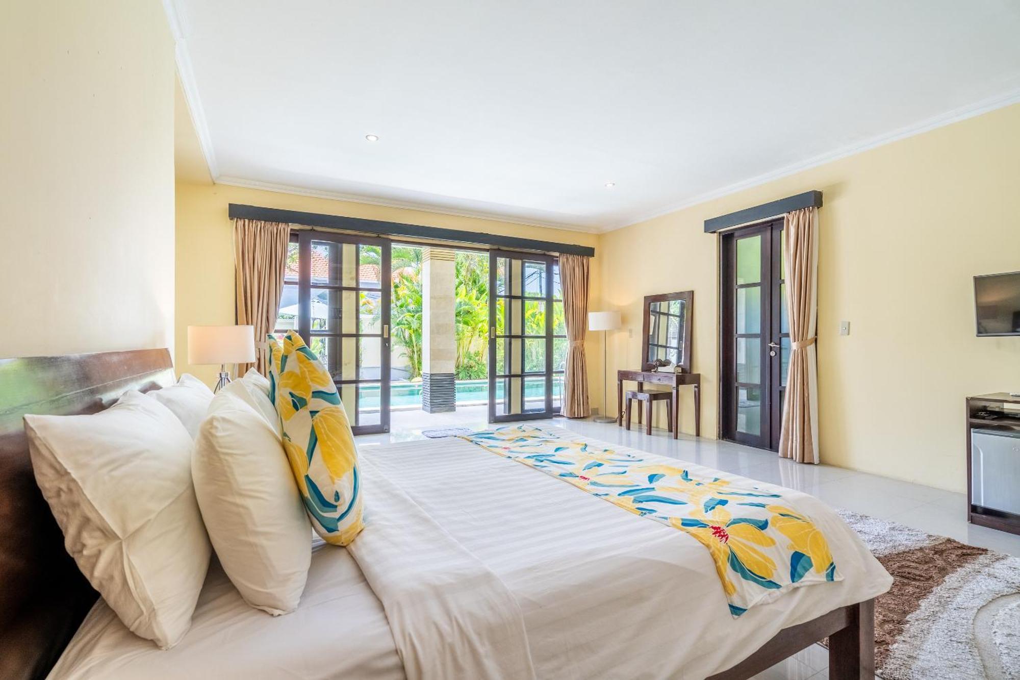 Cometa 4br Private Pool Luxury Seminyak (Bali)