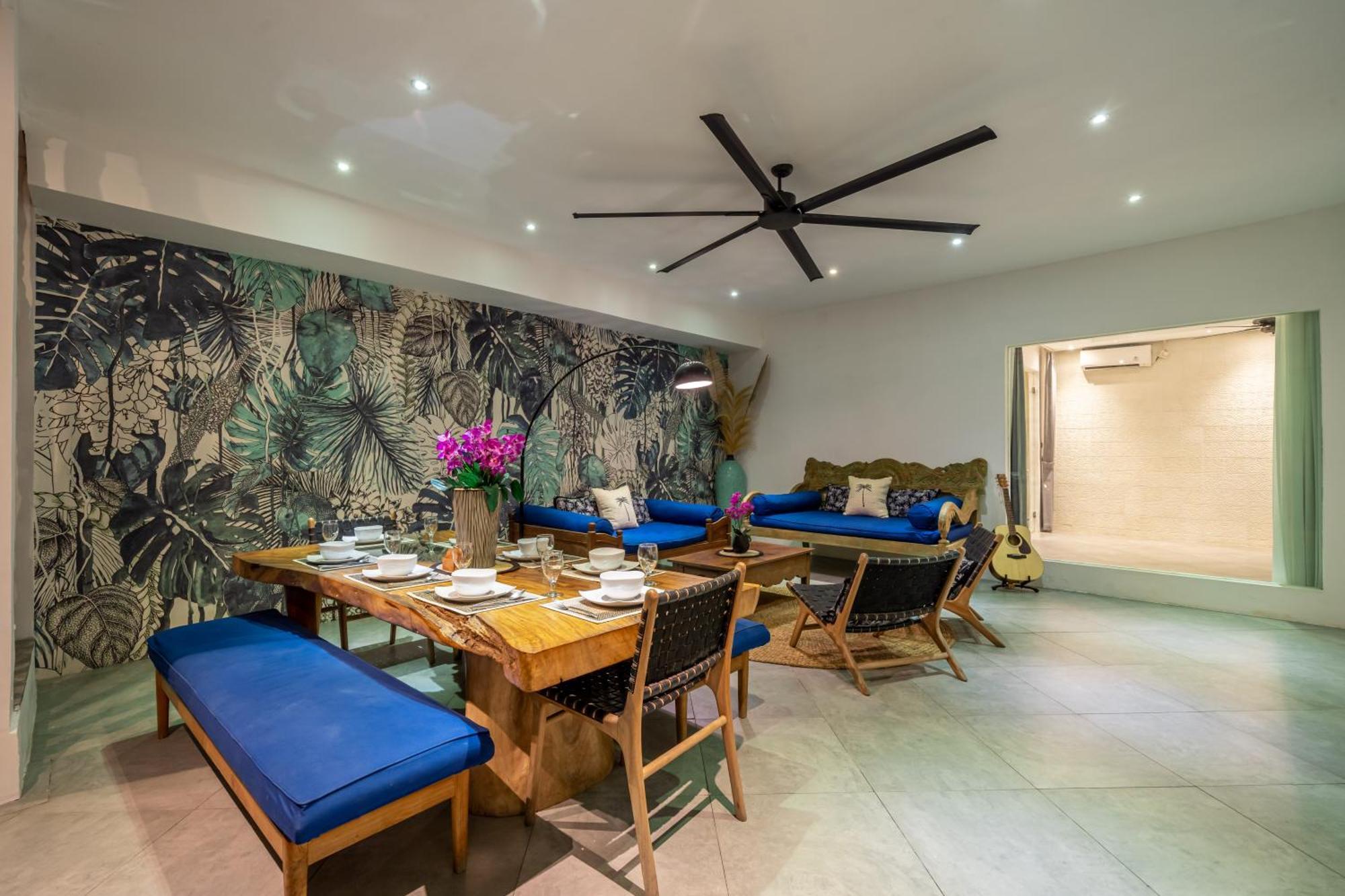 Alchemy Private 4 Bedroom Eat Street 10 Steps To Revolver Cafe * Seminyak (Bali)
