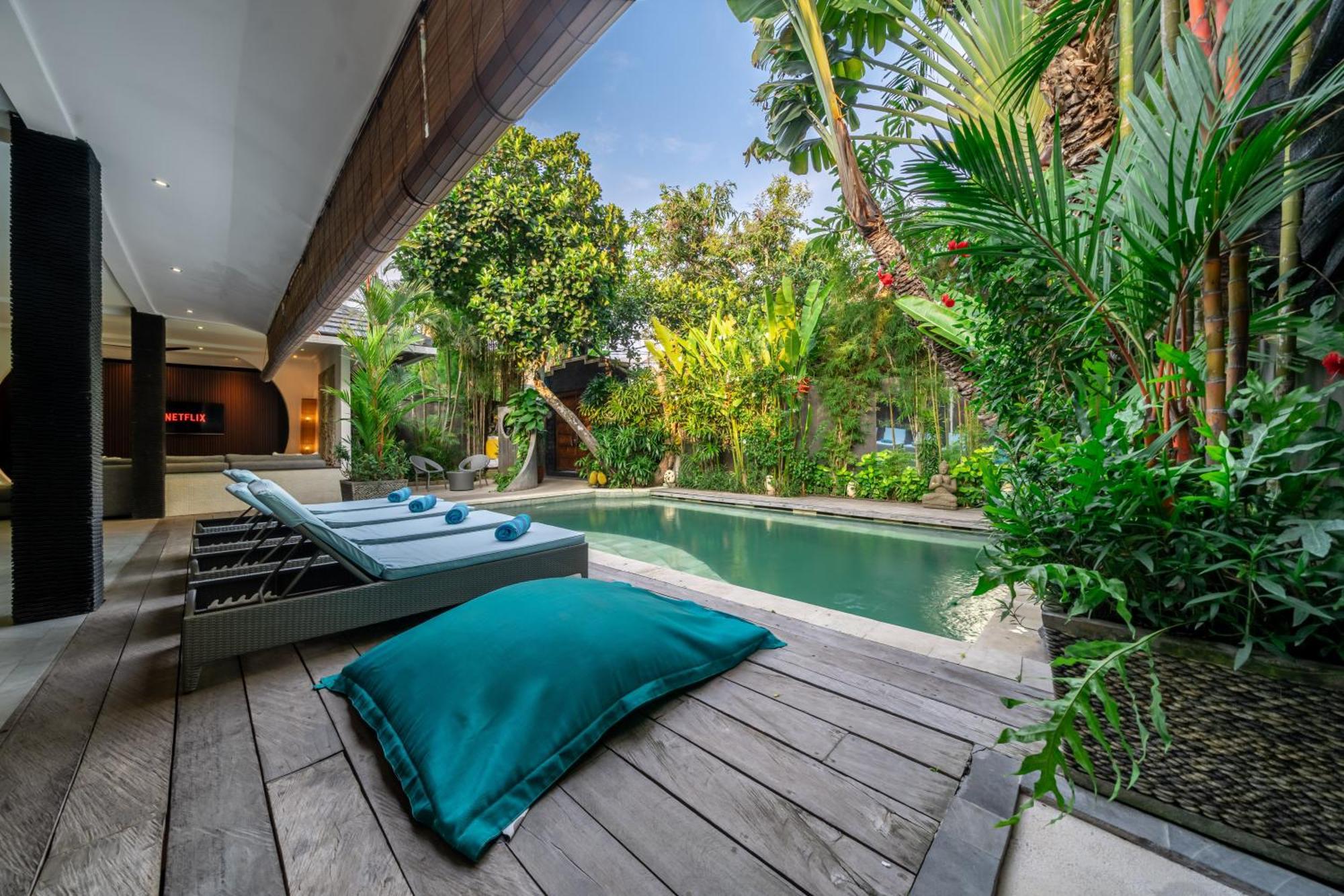 Alchemy Private 4 Bedroom Eat Street 10 Steps To Revolver Cafe Biệt thự *