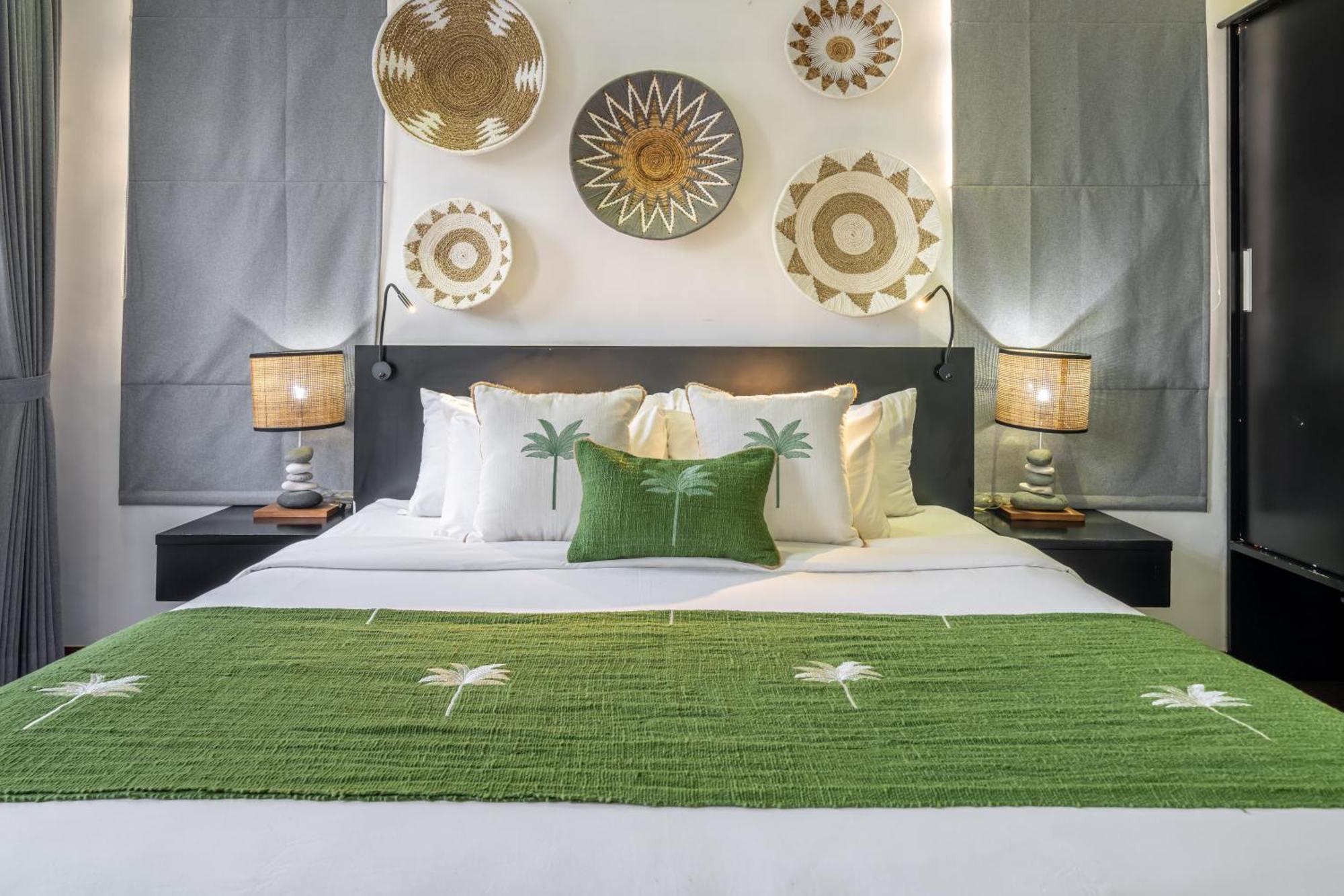 Alchemy Private 4 Bedroom Eat Street 10 Steps To Revolver Cafe Biệt thự Seminyak (Bali)