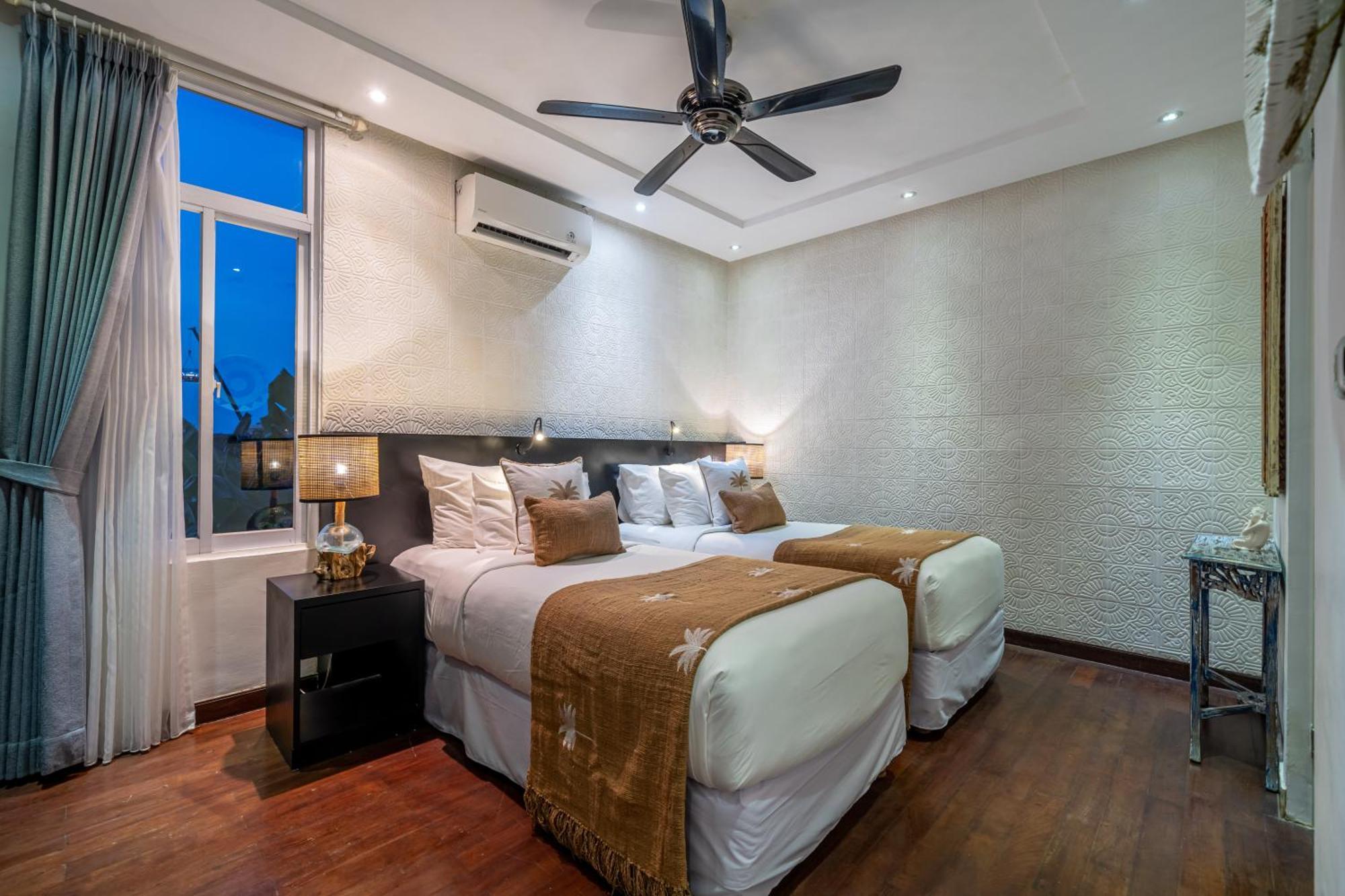 Alchemy Private 4 Bedroom Eat Street 10 Steps To Revolver Cafe *