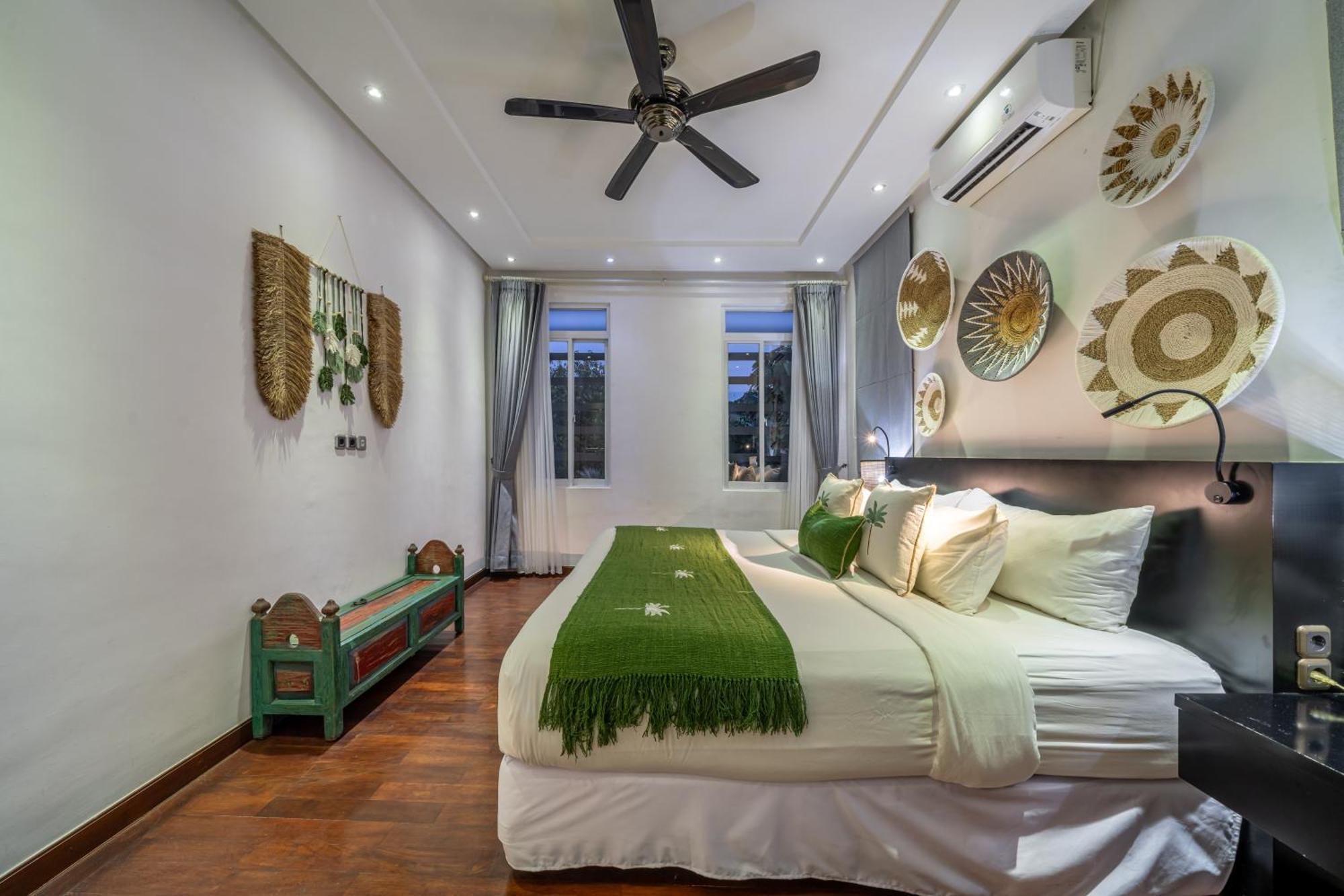 Alchemy Private 4 Bedroom Eat Street 10 Steps To Revolver Cafe Biệt thự *