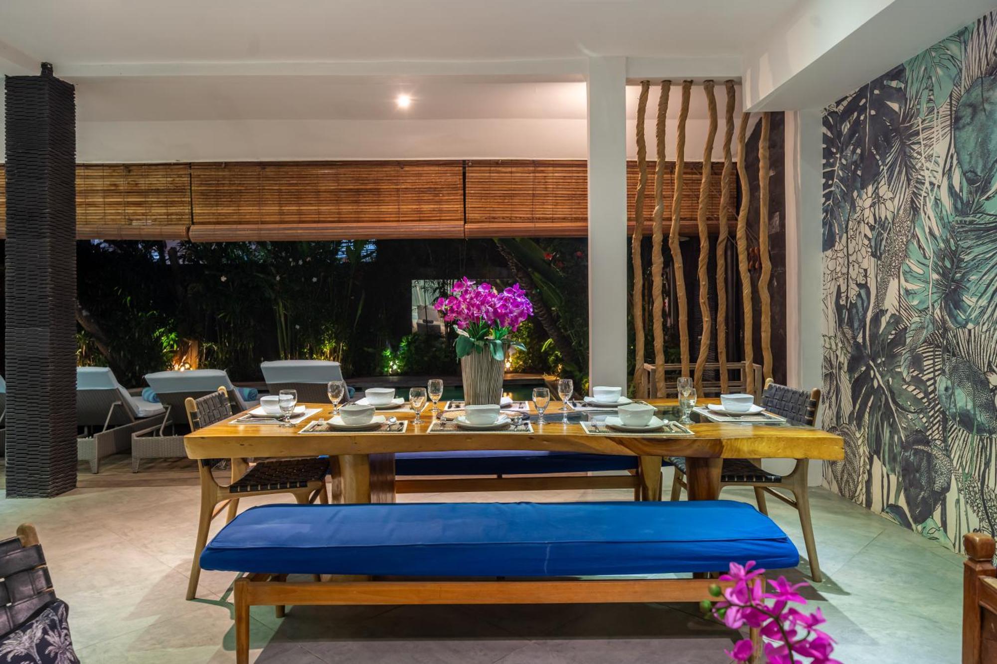 Alchemy Private 4 Bedroom Eat Street 10 Steps To Revolver Cafe Biệt thự Seminyak (Bali)