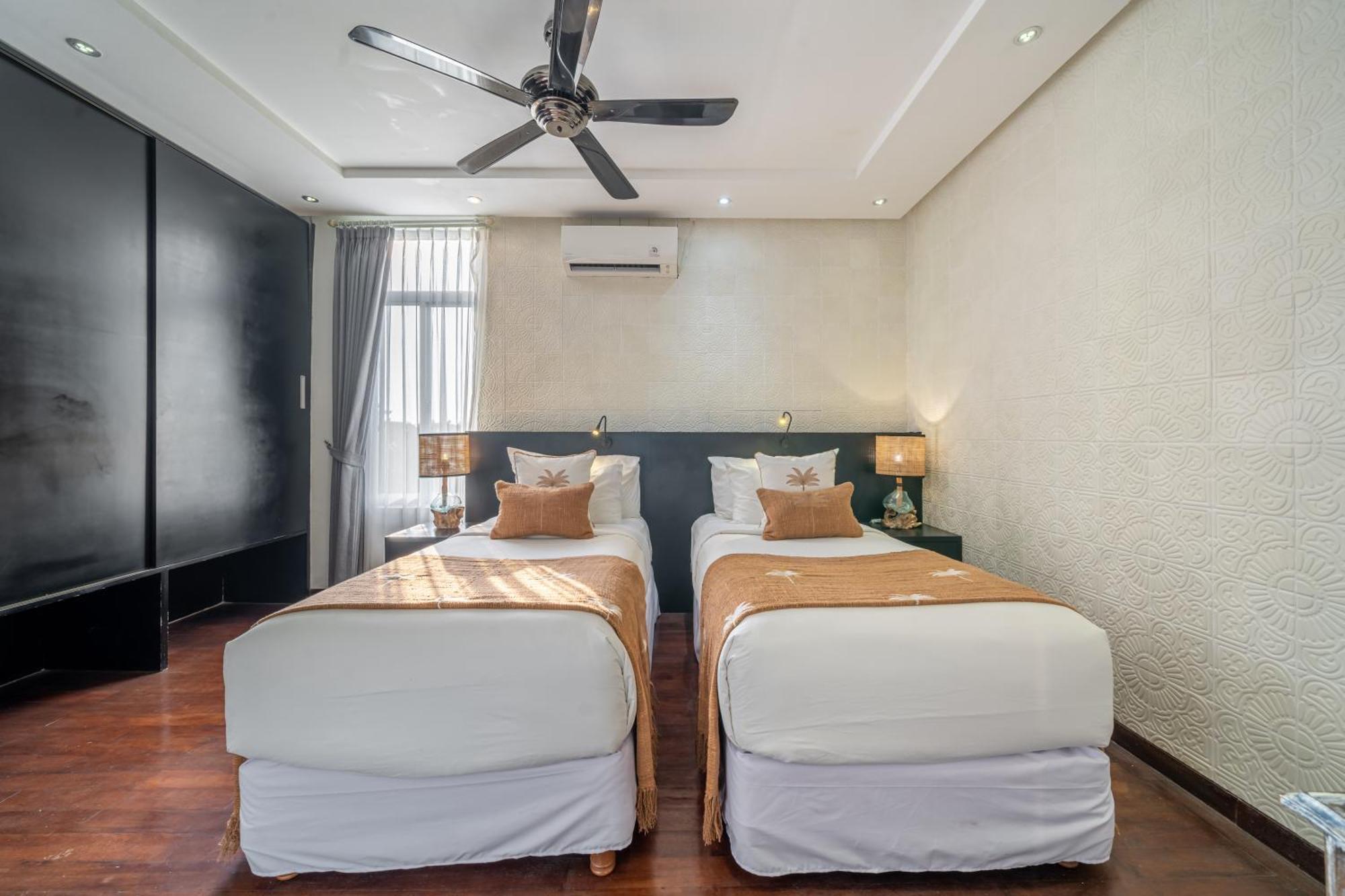 Biệt thự Alchemy Private 4 Bedroom Eat Street 10 Steps To Revolver Cafe Seminyak (Bali)