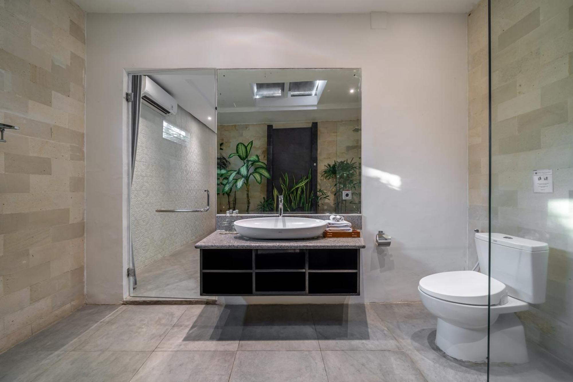 Alchemy Private 4 Bedroom Eat Street 10 Steps To Revolver Cafe *