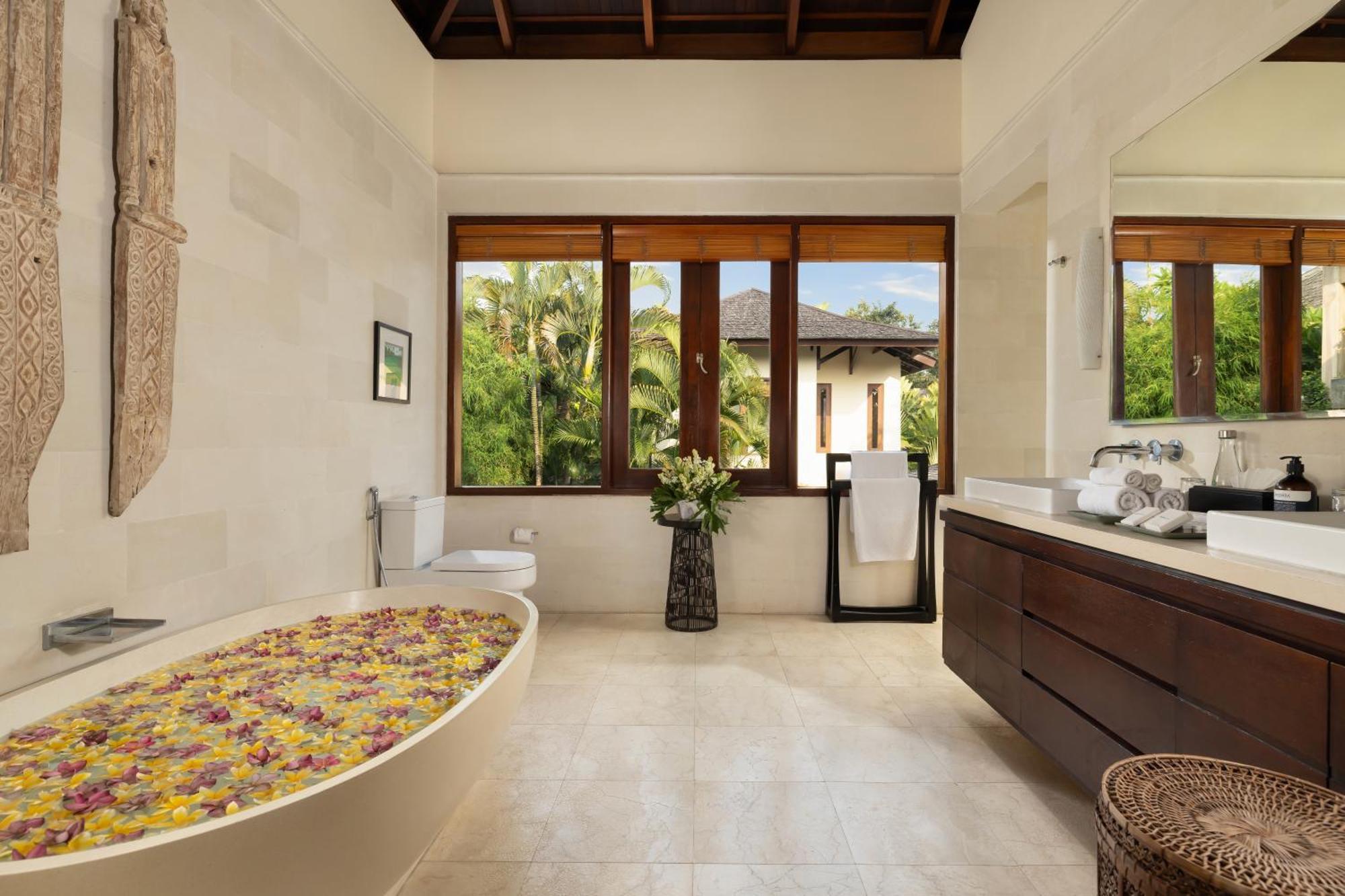 Hotel The Suar By Nakula 5*