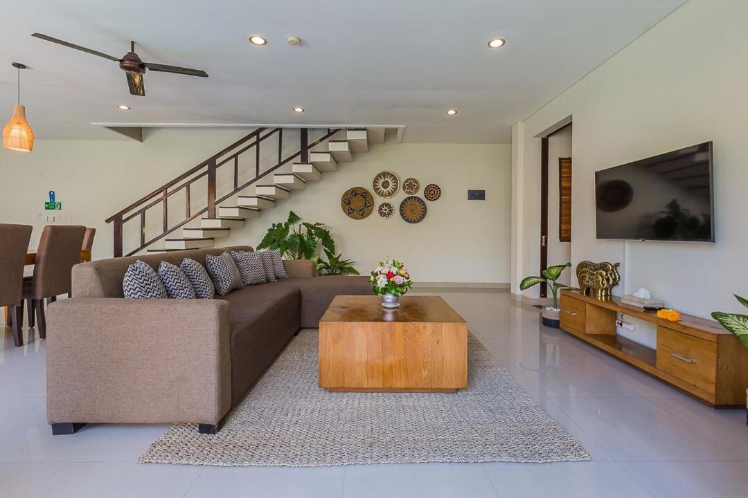 Luxury 4 Bedroom Seminiak Villa *