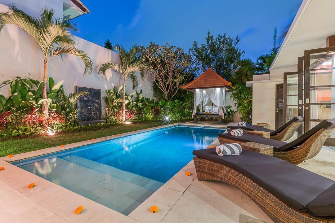 Luxury 4 Bedroom Seminiak Villa