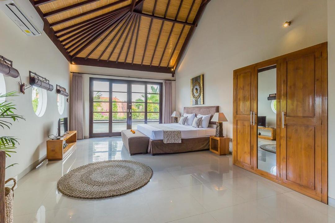 Luxury 4 Bedroom Seminiak Villa Seminyak (Bali)