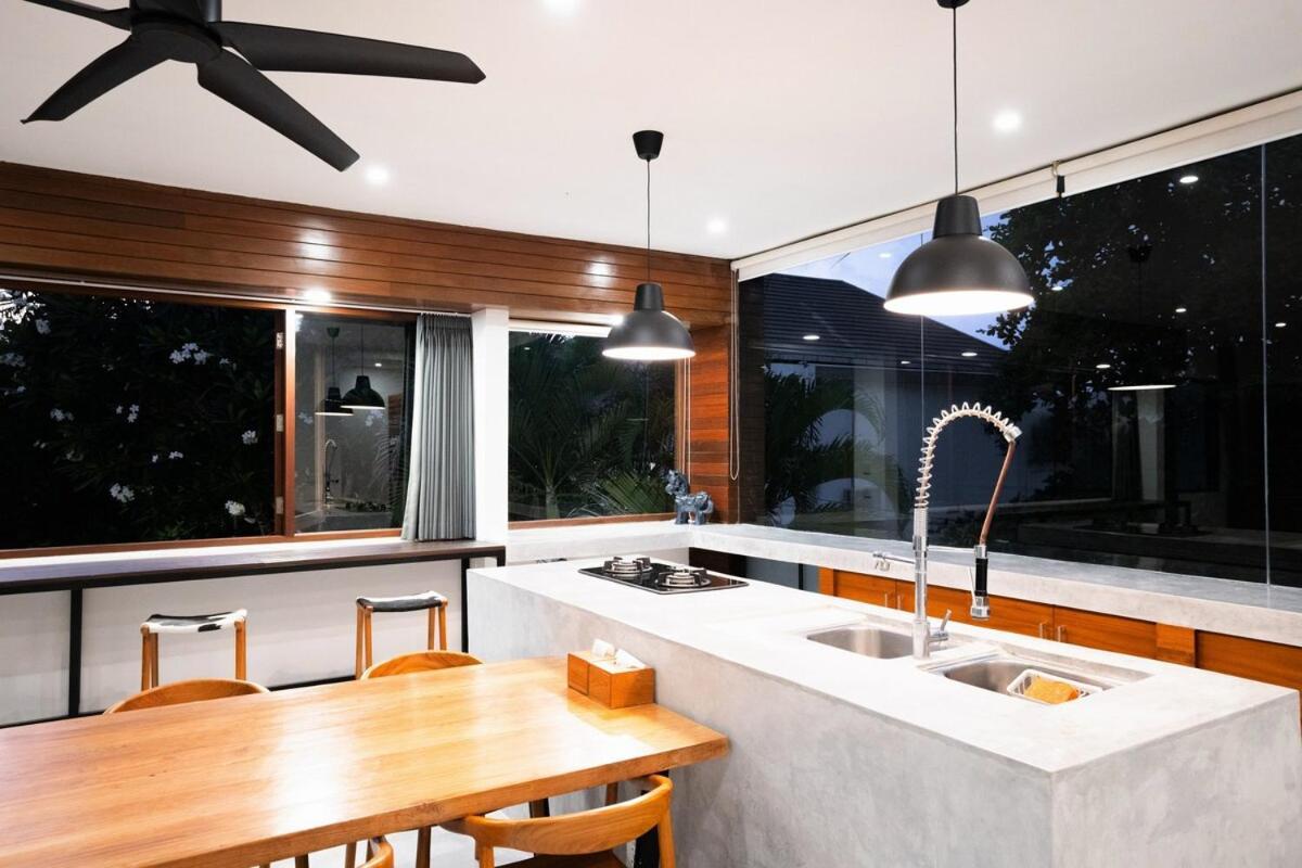 Sassy - Private Oasis - Elle Decor Award Winner Villa Seminyak (Bali)
