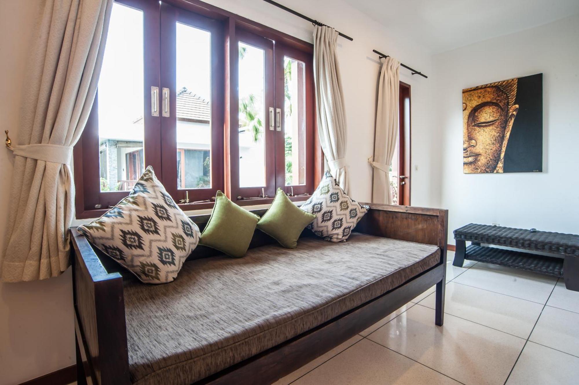 Annecy * Seminyak (Bali)