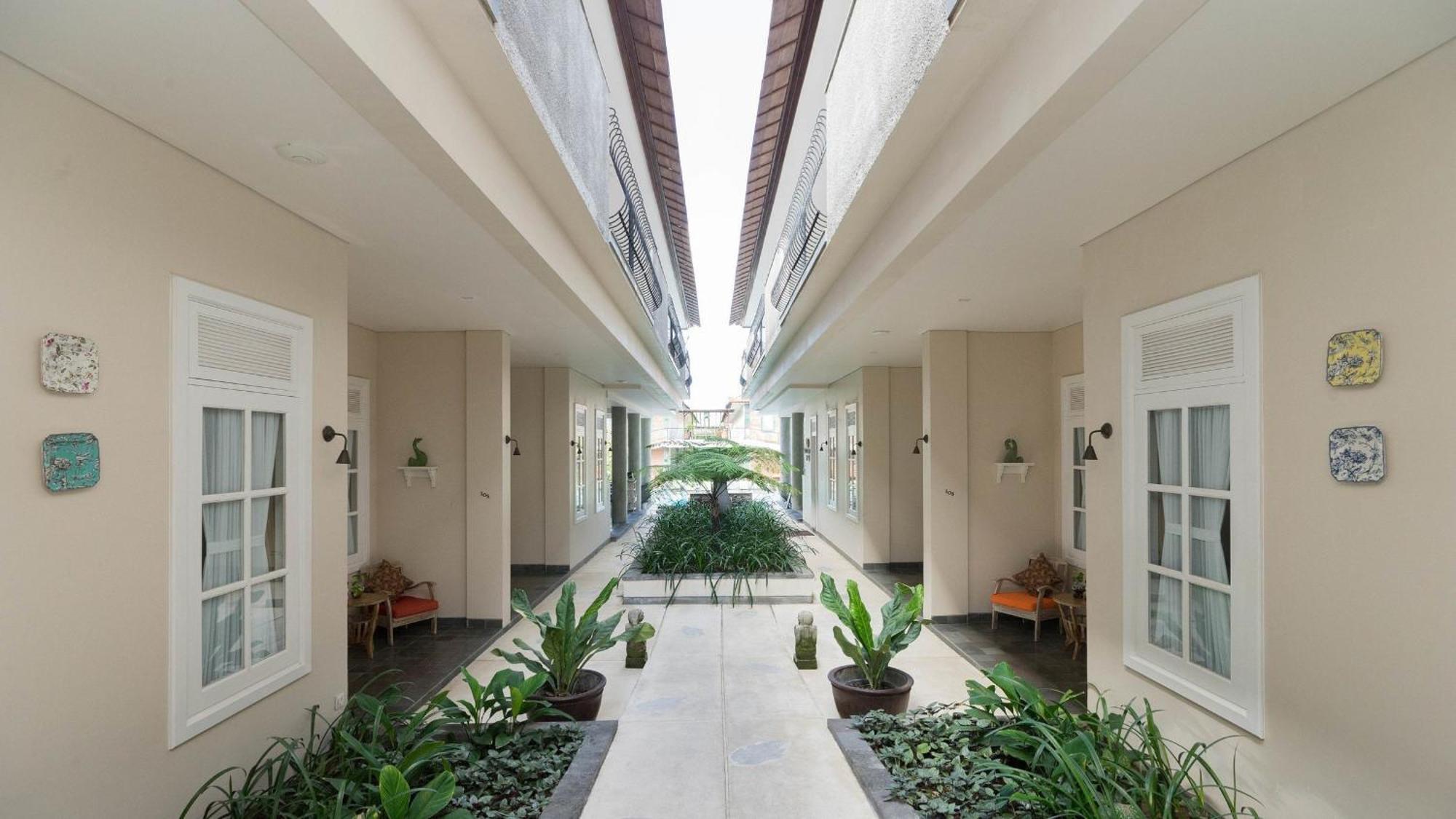 Solterra Boutique & Powered By Archipelago 4*