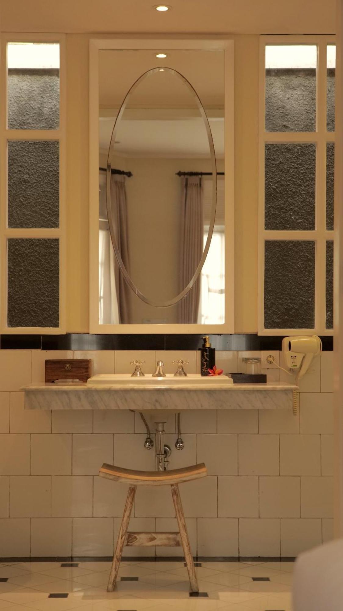 Hotel Solterra Boutique & Powered By Archipelago 4*