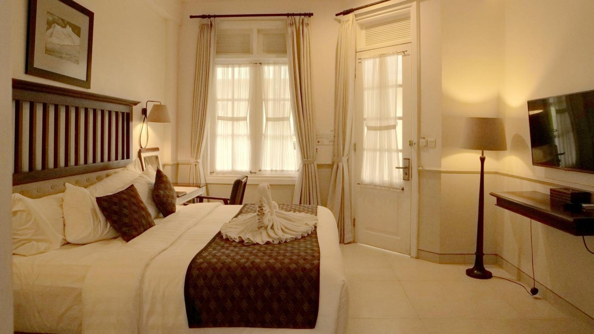 Solterra Boutique & Powered By Archipelago Hotel 4*
