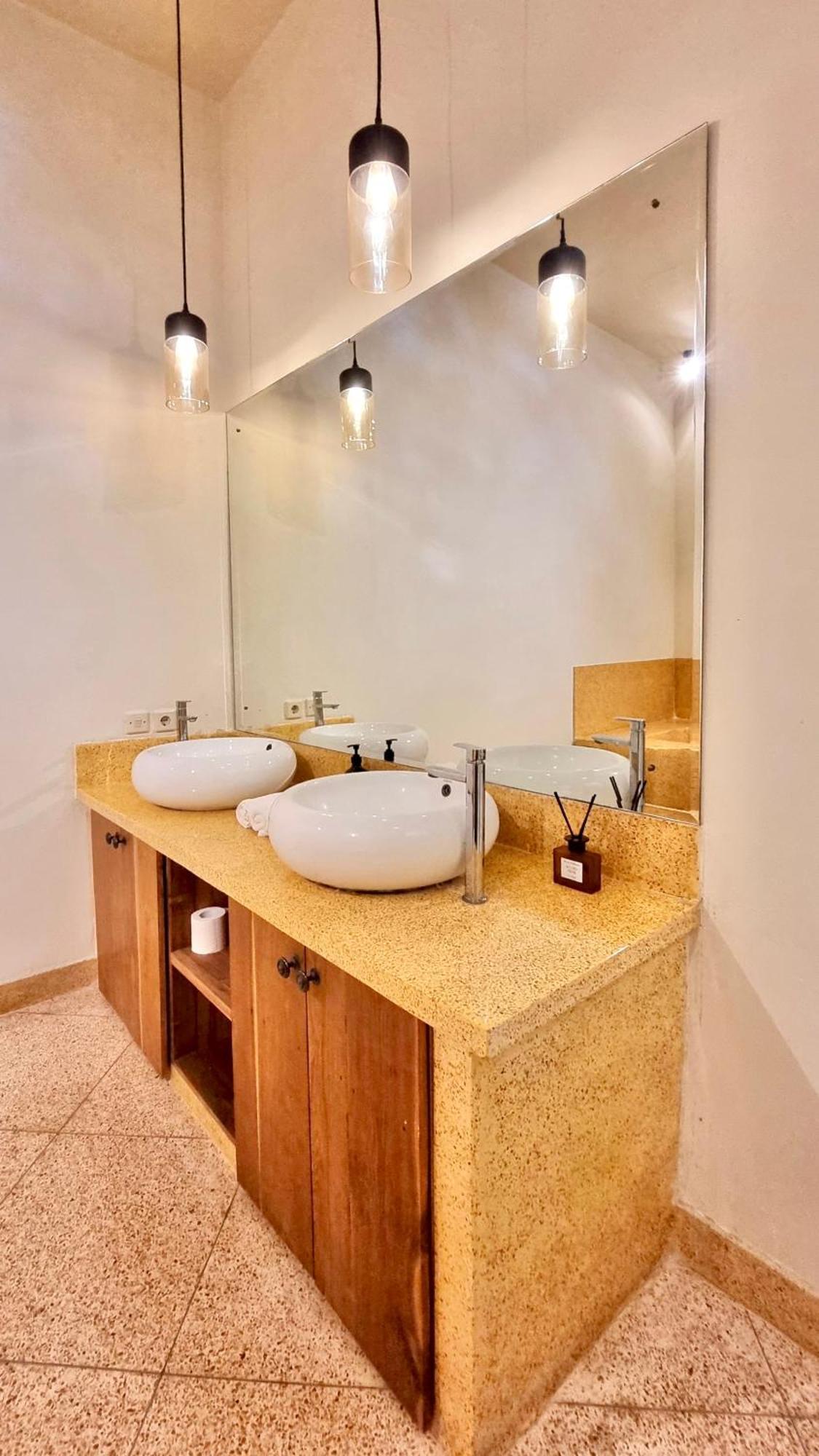 Kaimana - 2br In Walk To Villa Seminyak (Bali)