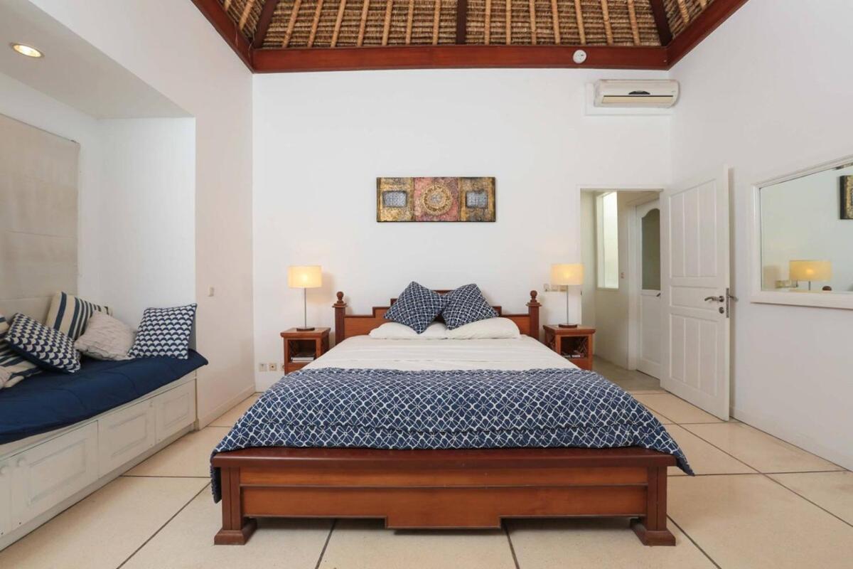 4 Bedroom Family With Pool *