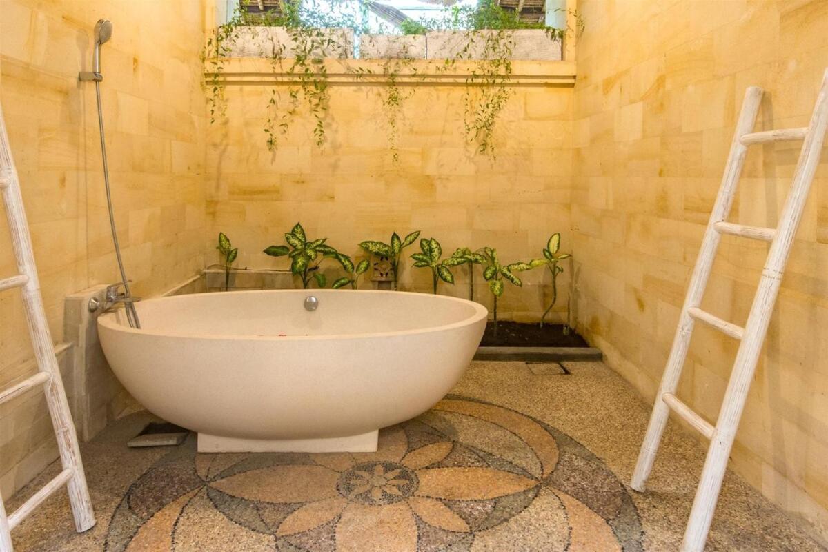 Villa 4 Bedroom Family With Pool Seminyak (Bali)
