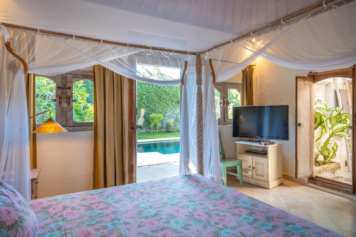 Aisis * Seminyak (Bali)