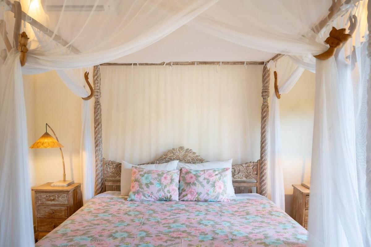 Aisis Seminyak (Bali)