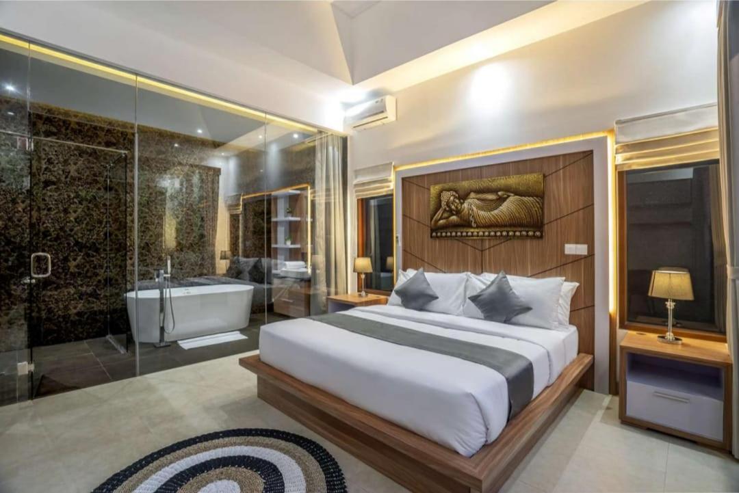 Puri Sahadewa Villa Seminyak (Bali)