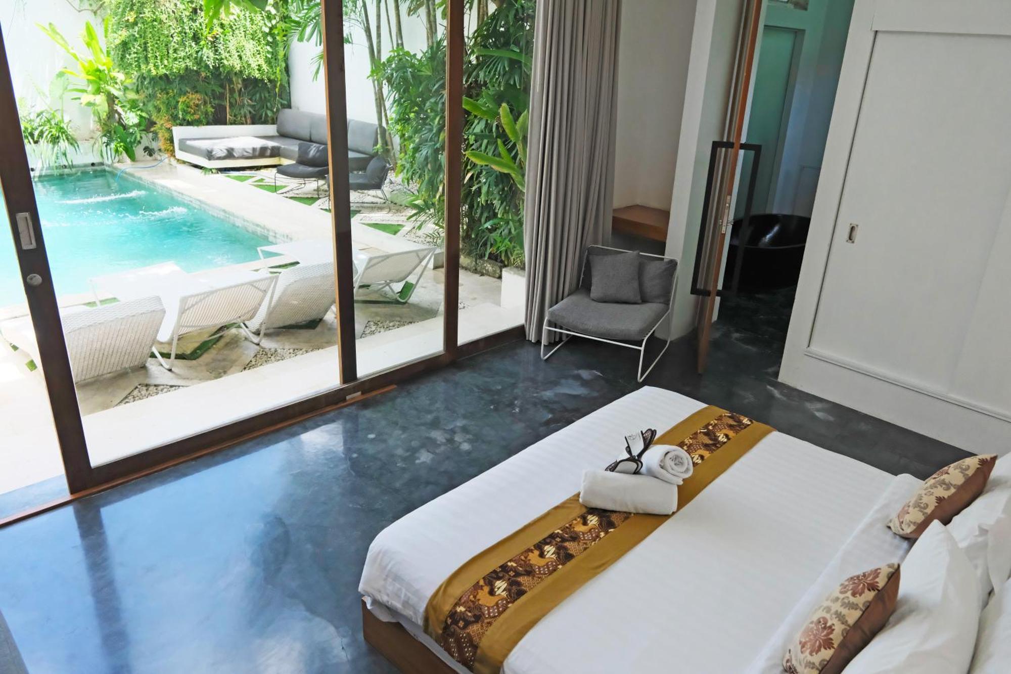 Modern & 3 Bedroom Cinema Villa *