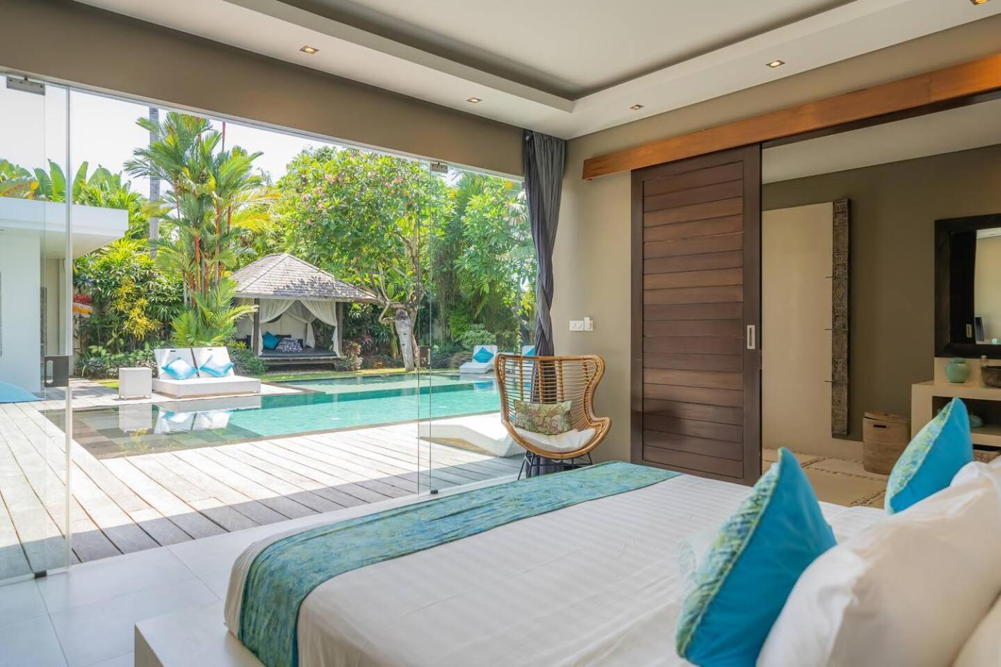Holiday home 4-bd With Pool, Location *