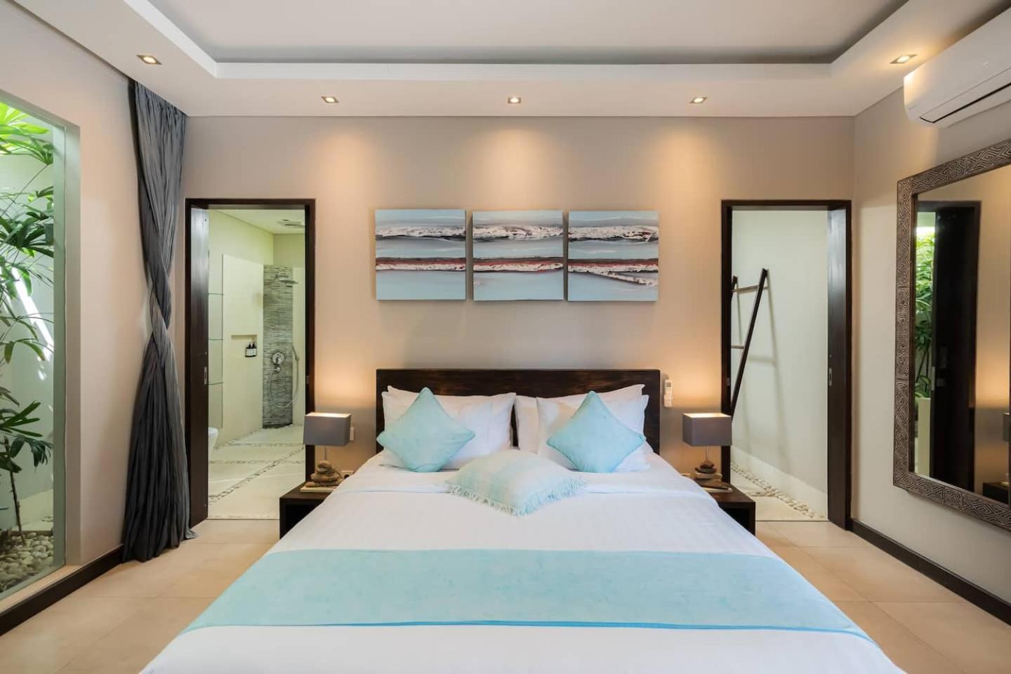 4-bd With Pool, Location * Seminyak (Bali)