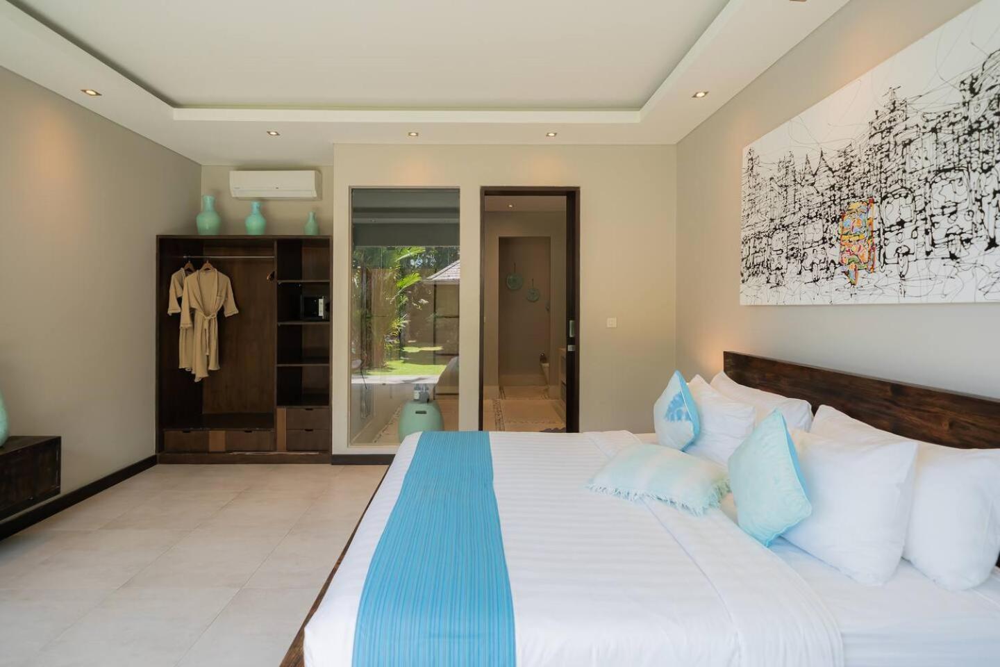 4-bd With Pool, Location