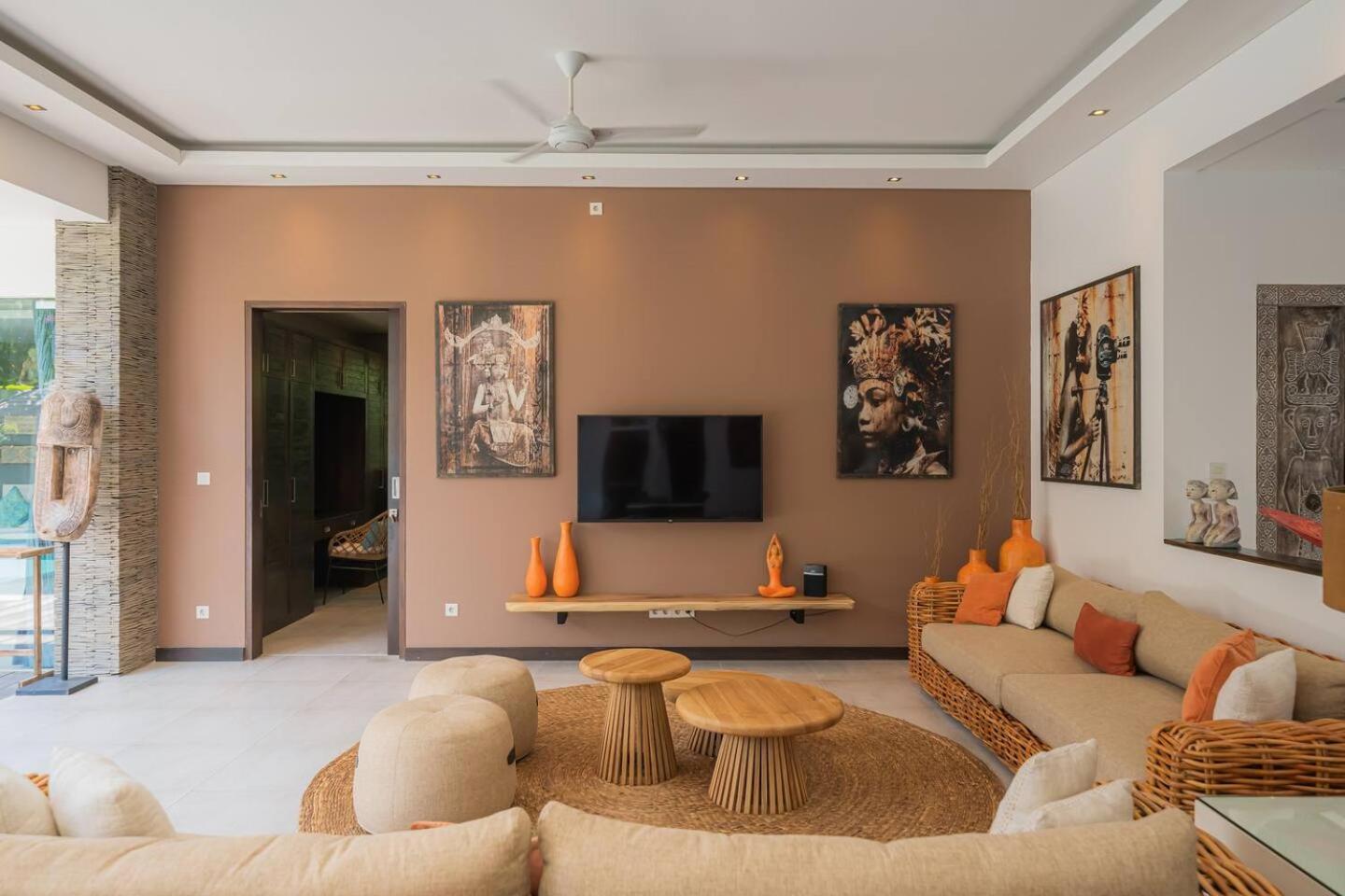 4-bd With Pool, Location Holiday home *