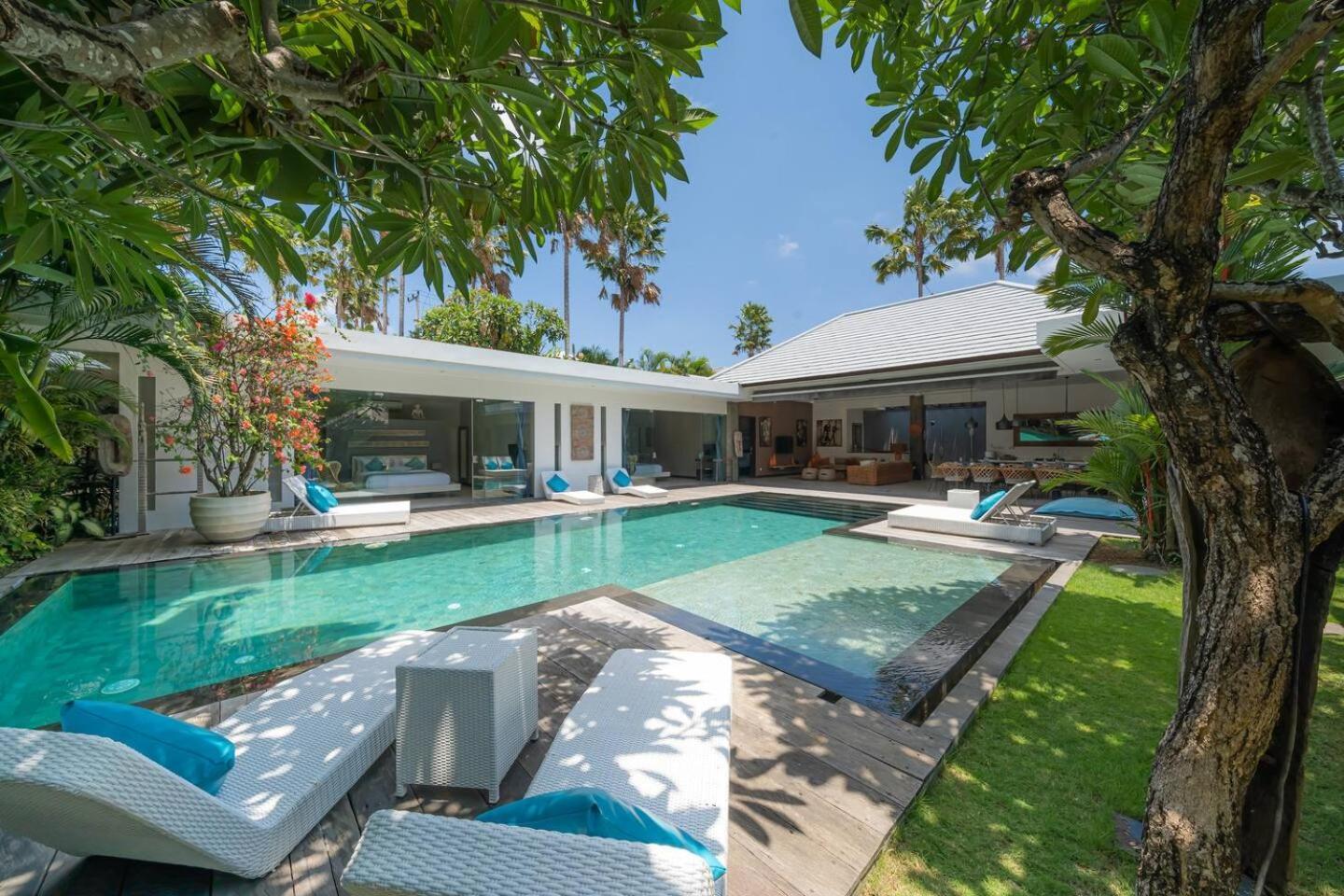 4-bd With Pool, Location * Seminyak (Bali)