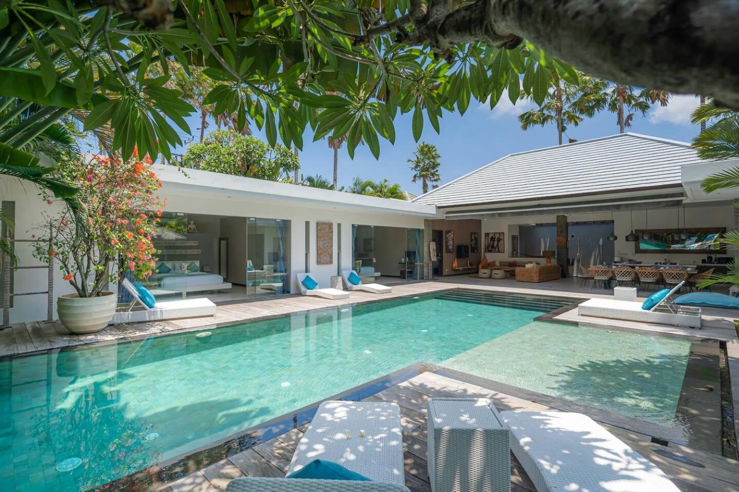 4-bd With Pool, Location * Seminyak (Bali)