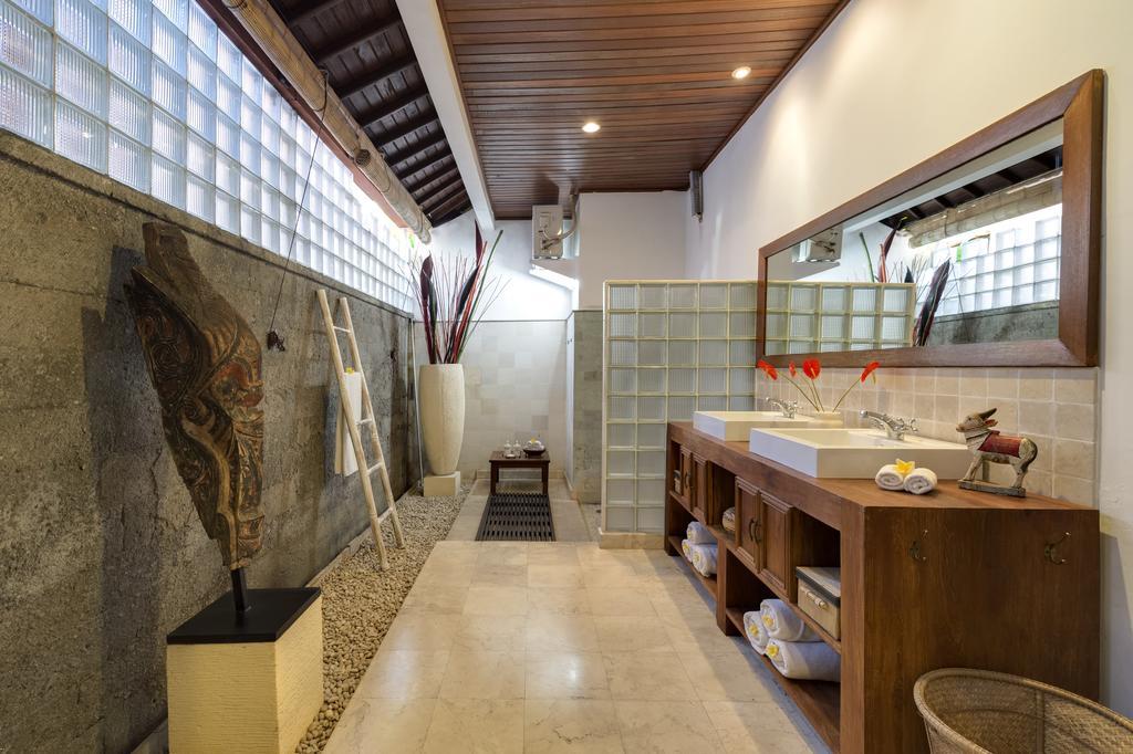 Villa Eight