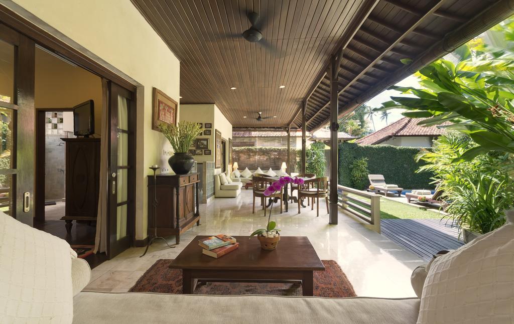 Eight Villa *